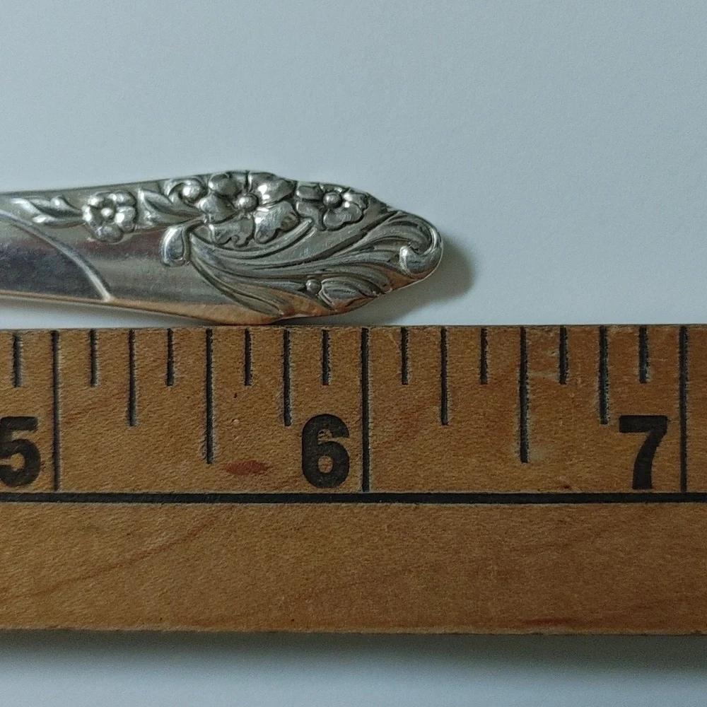 Oneida Evening Star Silver Plate Butter Knives Lot of 9